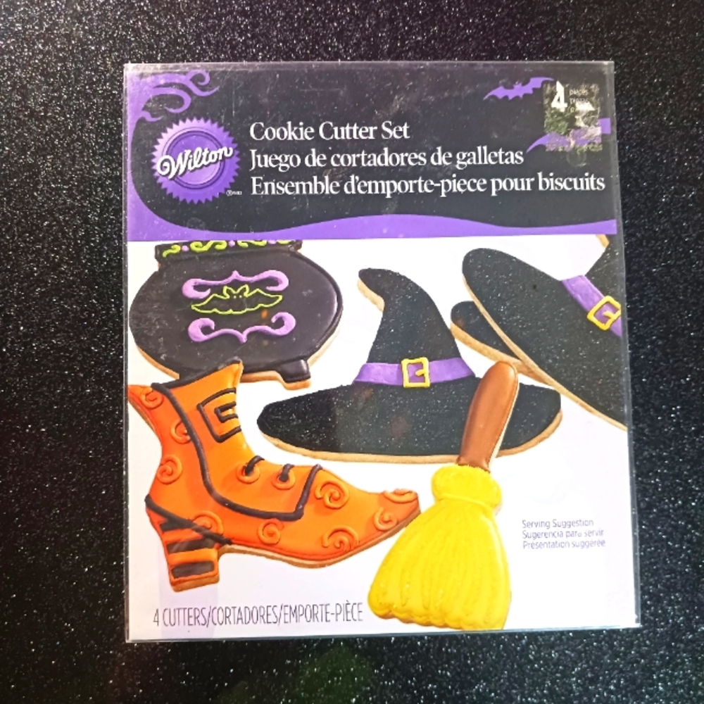 Wilton 4 Piece Halloween Cookie Cutter Set.